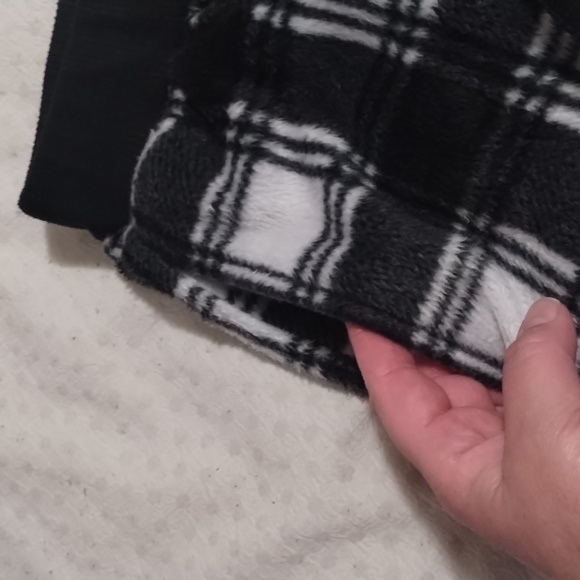 Black and white fuzzy jammies pants - Picture 6 of 6